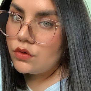 Meet your Posher, Oriana